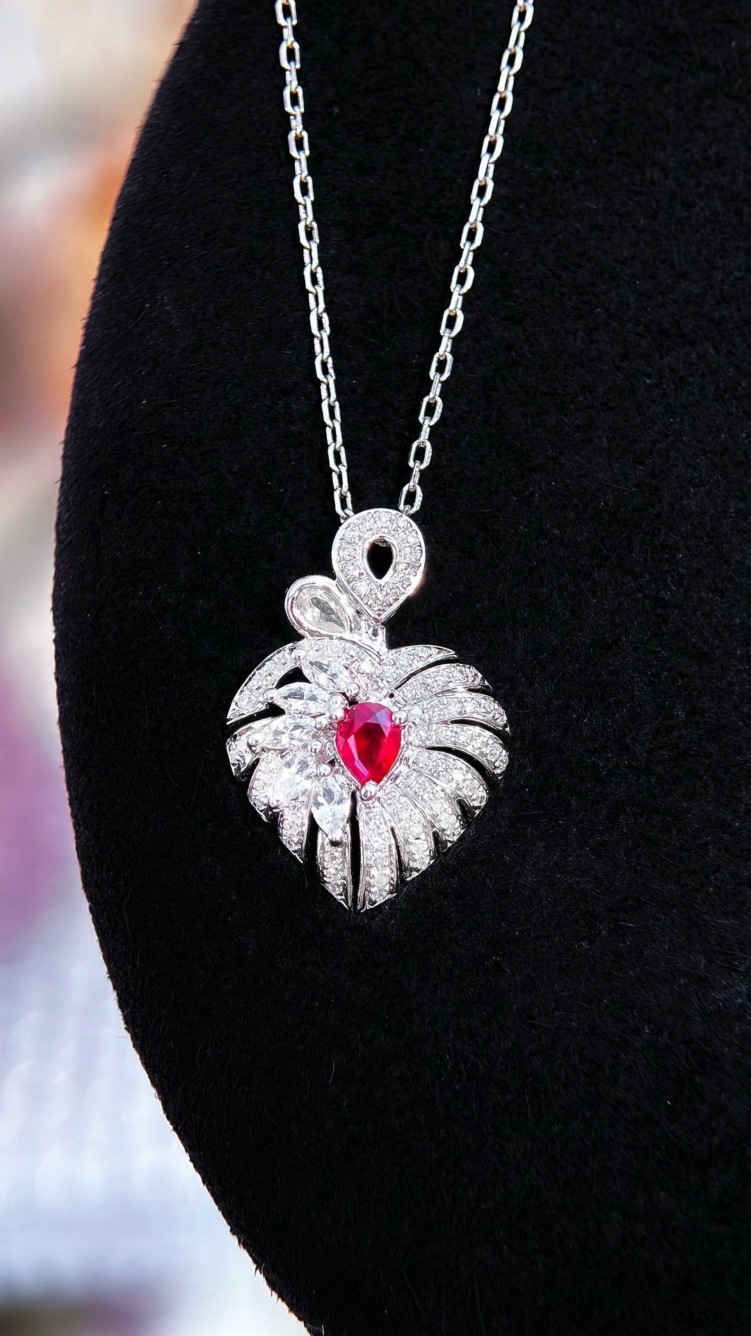 璀璨商機(jī) 18K金鴿血紅紅寶石吊墜，抖音電商批發(fā)代發(fā)新藍(lán)海
